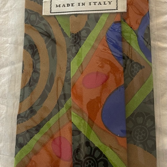 New Vintage 1980’s Maga Bright Abstract 100% Silk Tie Made in Italy - Picture 4 of 5